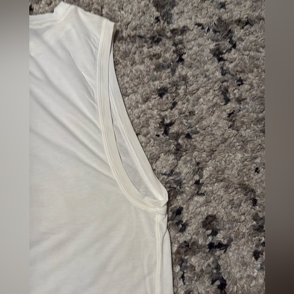 Lululemon Athletica Cream Sleeveless Muscle Tee with Mandarin Collar - Picture 5 of 8